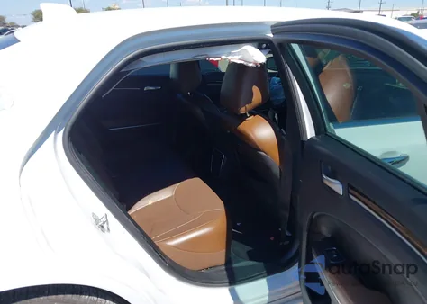 2018 Chrysler 300 Limited z USA, uszkodzony, nr VIN 2C3CCAEG6JH142712